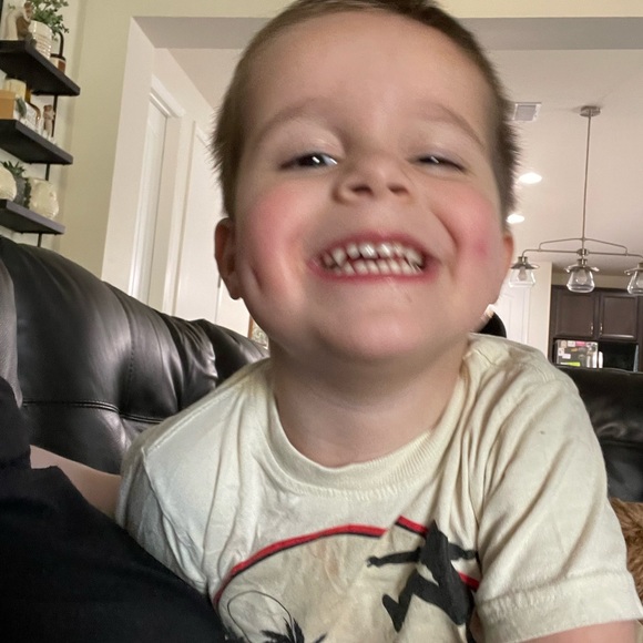 Meet your posher, Sheila - Picture 5 of 9